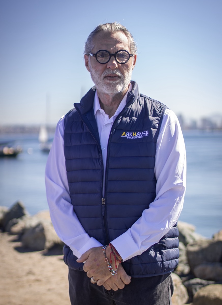 Arturo Oujo — Principal Architect
